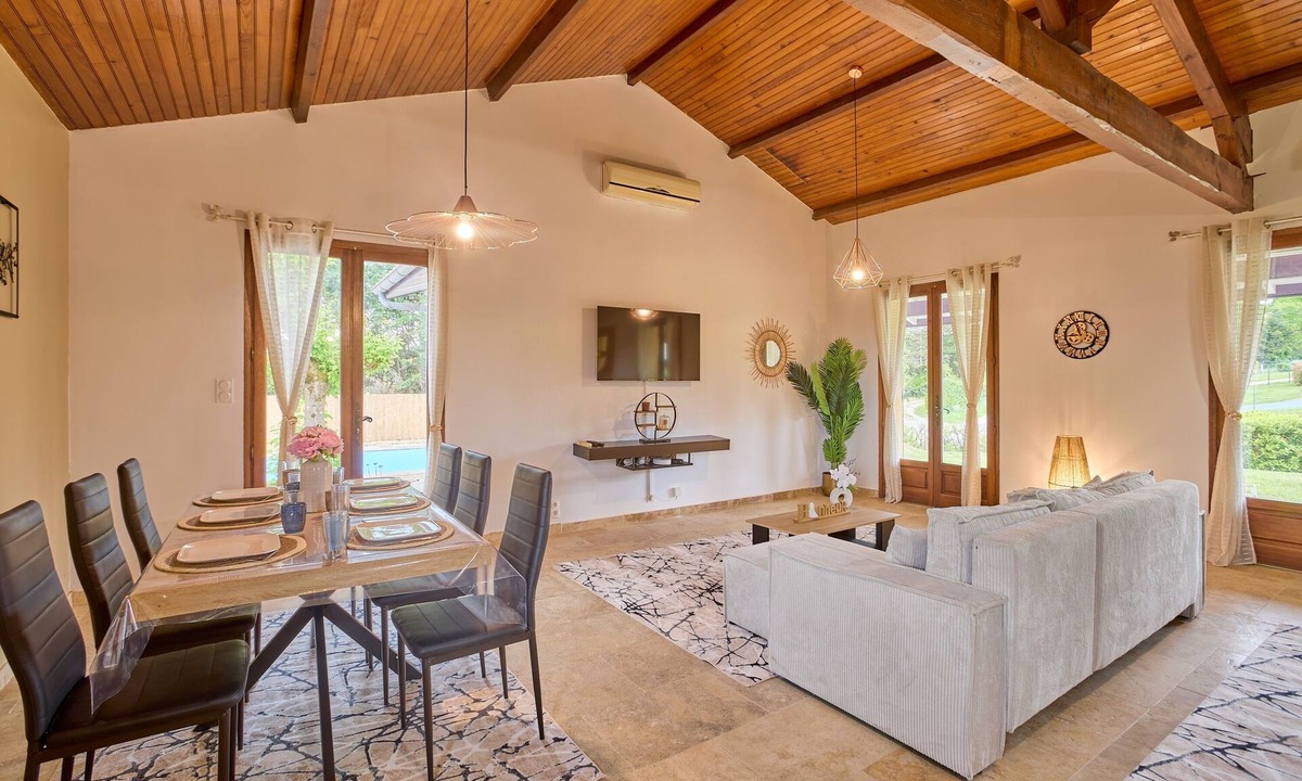 Casteljaloux House | La Maison des Pins - climatisée avec piscine