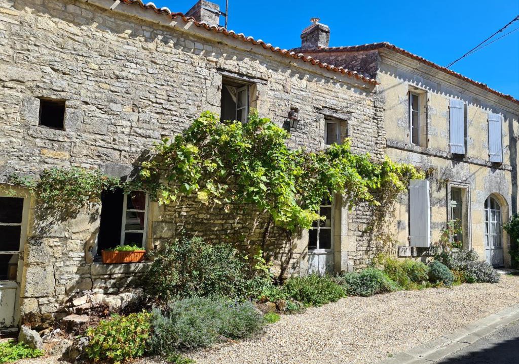 Maine-de-Boixe House | La Maison du Commandeur