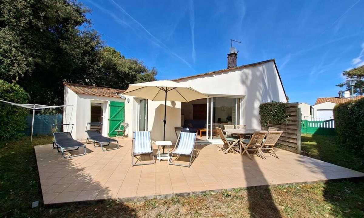 La Tranche-sur-Mer House | La maison du phare – Comfortable House for 6 Near Beach and Forest