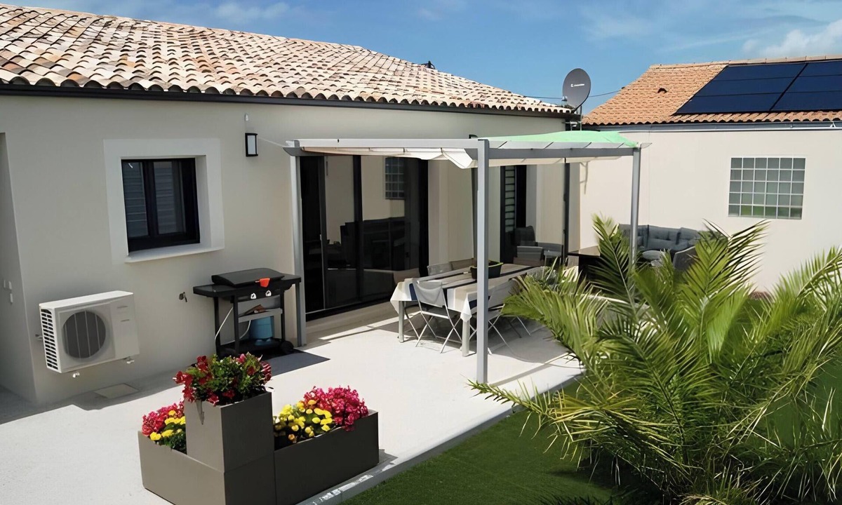 La Tranche-sur-Mer House | La maison du recoin – Ideally Located