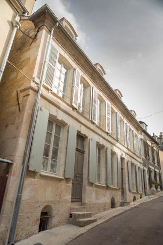 Tonnerre House | La Maison du Haut