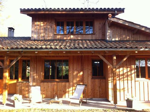 Saint-Jean-d'Illac Bed & Breakfast | La Maison du Las