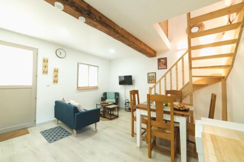 Caramany House | La Maison du Lac - Détente en Famille à Caramany