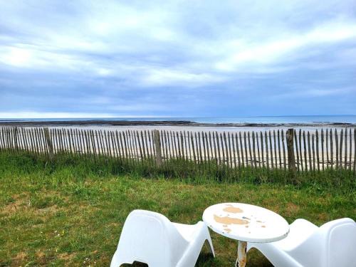 Bretteville-sur-Ay House | La Maison du Rivage