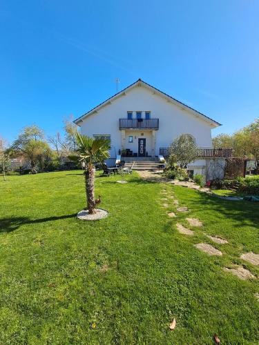 Mirebeau-sur-Beze Bed & Breakfast | La Maison