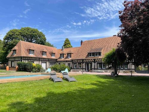 Saint-Eloi-de-Fourques Bed & Breakfast | La Maison Maya Normandie