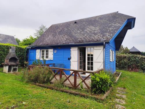Saint-Andre-d'Hebertot Ski Chalet | La maison bleue