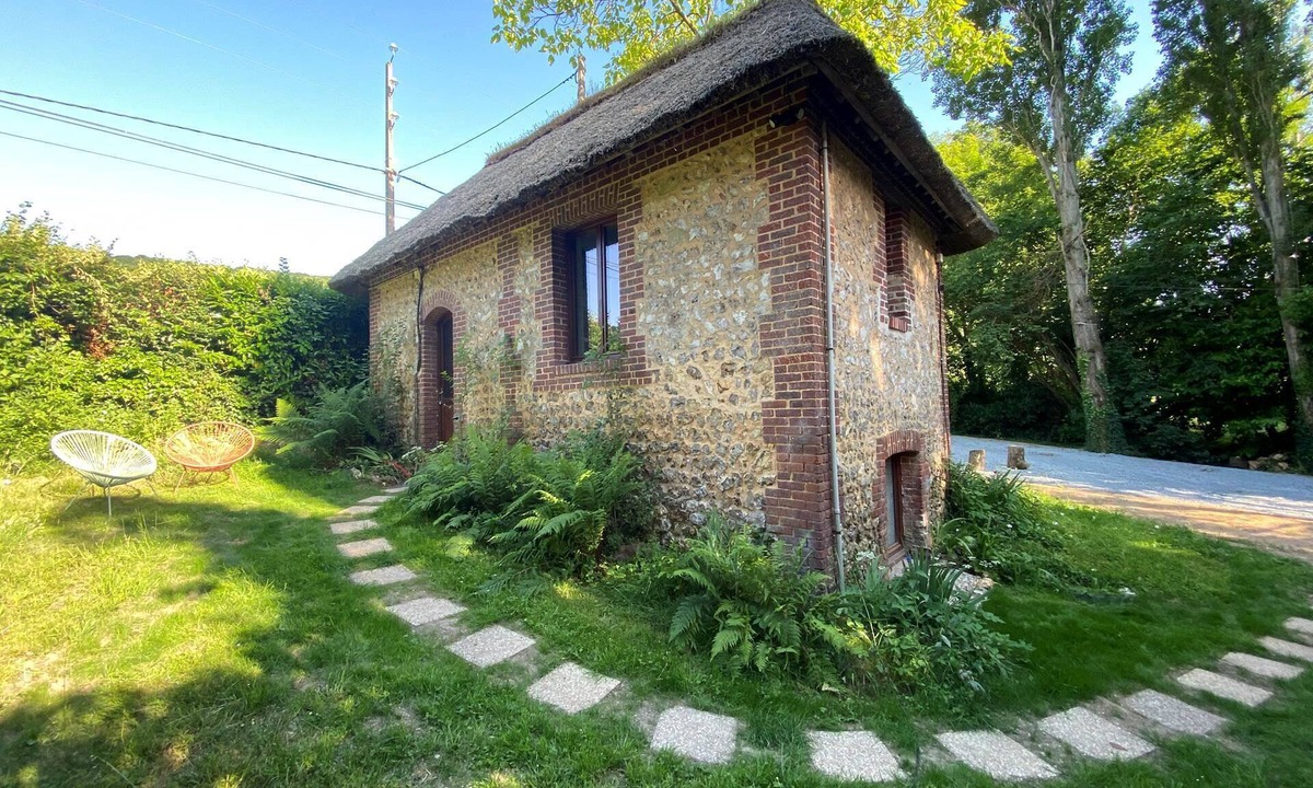 Sainte-Opportune-la-Mare Apartment | La Maison du Garde