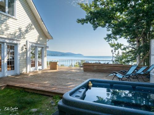 Pointe-au-Pic Villa | La Maison Jaune
