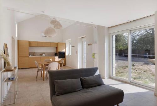 Allonnes House | La Maison Léoncine