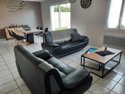 Arrest House | La Maison LOLA