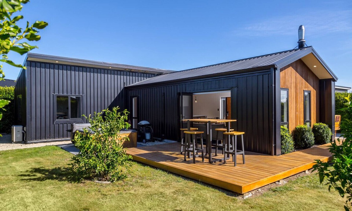 Martinborough Apartment | La Maison Noir, Martinborough
