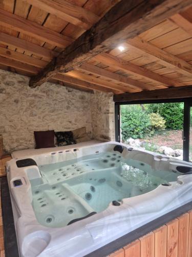 Penne-d'Agenais Apartment | La Maison Or Azur- Spa Jacuzzi- Terrasse - Vue Nature
