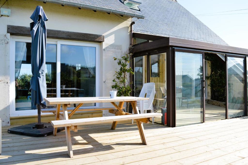 Asnelles House | La maison penchée, avec jardin à 50m de la plage