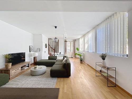 Les Veneurs Apartment | La Maison Pierre 5 min du Centre