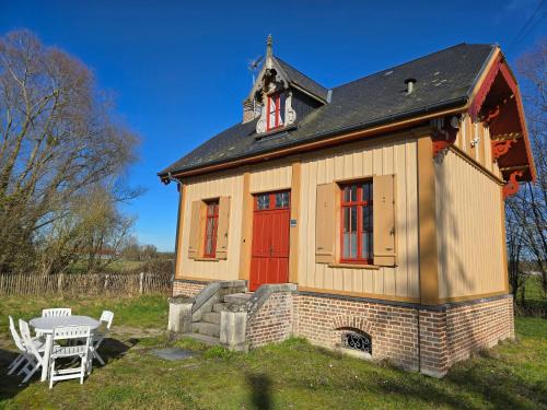 Saigneville House | La Maison Pontonnière