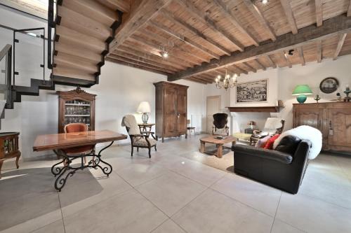 Capvern House | La maison Poulogne