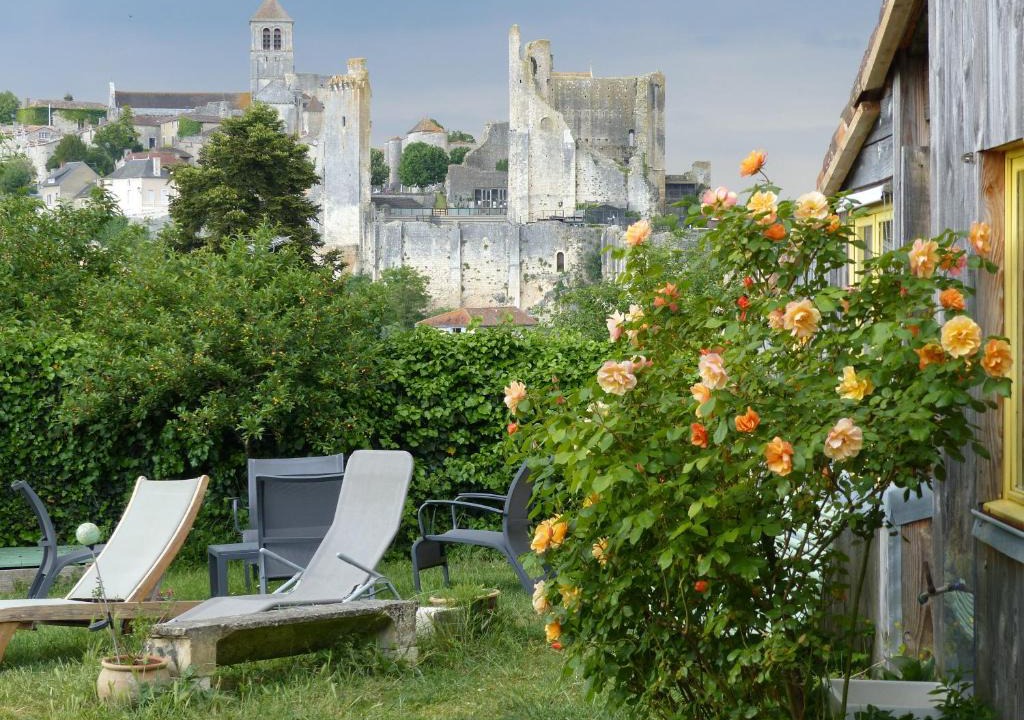 Chauvigny Bed & Breakfast | La Maison Rouge