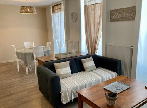 Montargis Apartment | La maison Virginie appartements de 1 à 5 pers cosy central clim parking proximité port