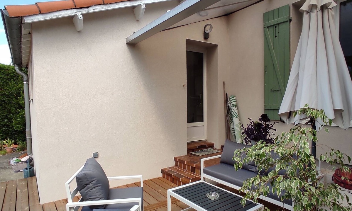 La Voulte-sur-Rhone House | La Maisonnette near via'rhona