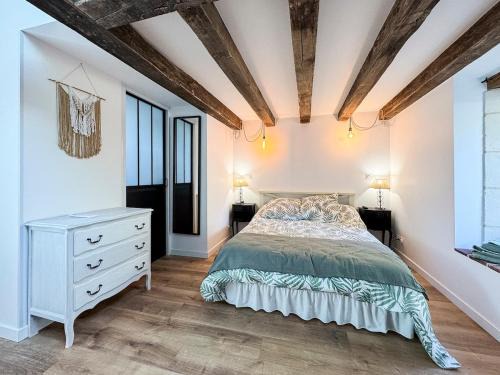 Azay-le-Rideau House | La Maisonnette de Carreaux