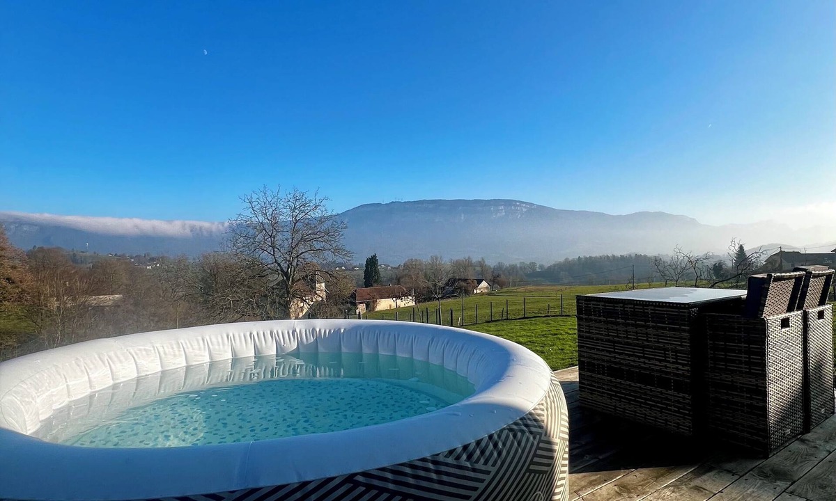 Dullin House | La maisonnette de la Planchette 5 min from Lac d'Aiguebelette - Peace & quiet