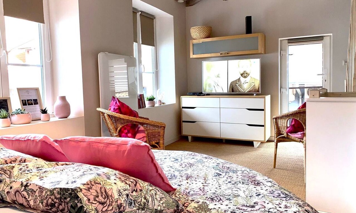 Gertwiller Apartment | La Maisonnette - loft with round bed in wine house - sleeps 4