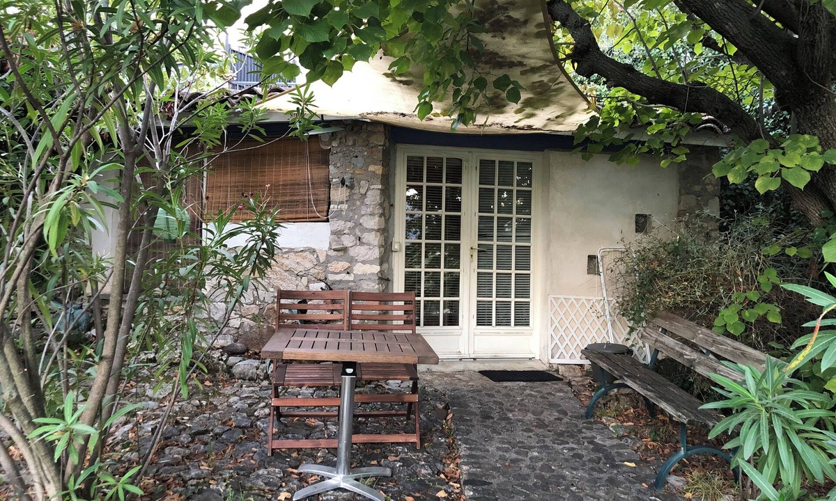 Carros House | LA MAISONNETTE - Quiet room in a natural setting