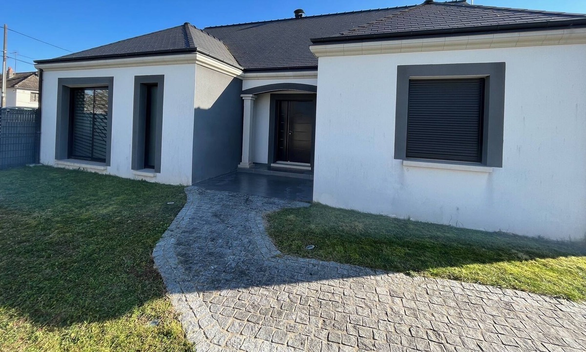 Clery-Saint-Andre Villa | La Maladrerie, Modern Villa with Pool