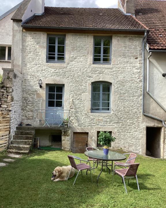 Ornans House | La Mamone