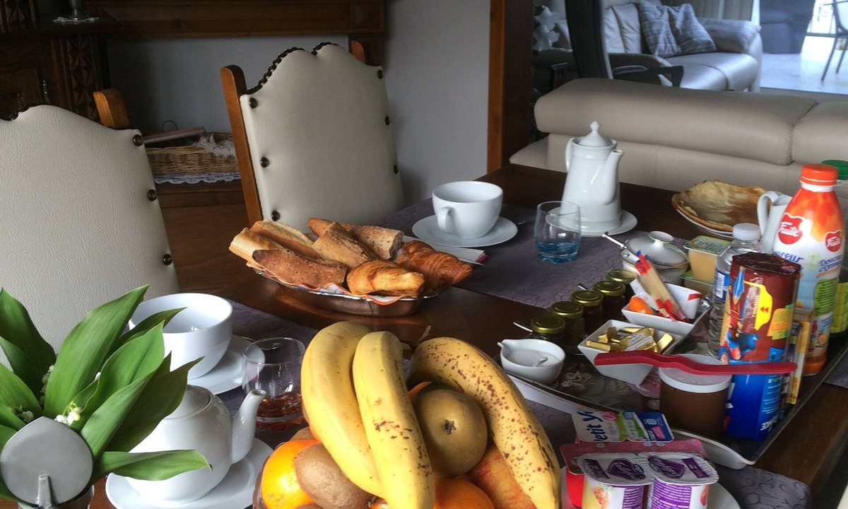 Neuville-sous-Montreuil House | La Mansarde