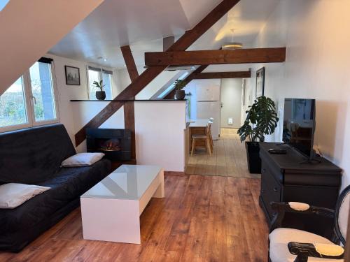 Coueron Apartment | La Mansarde