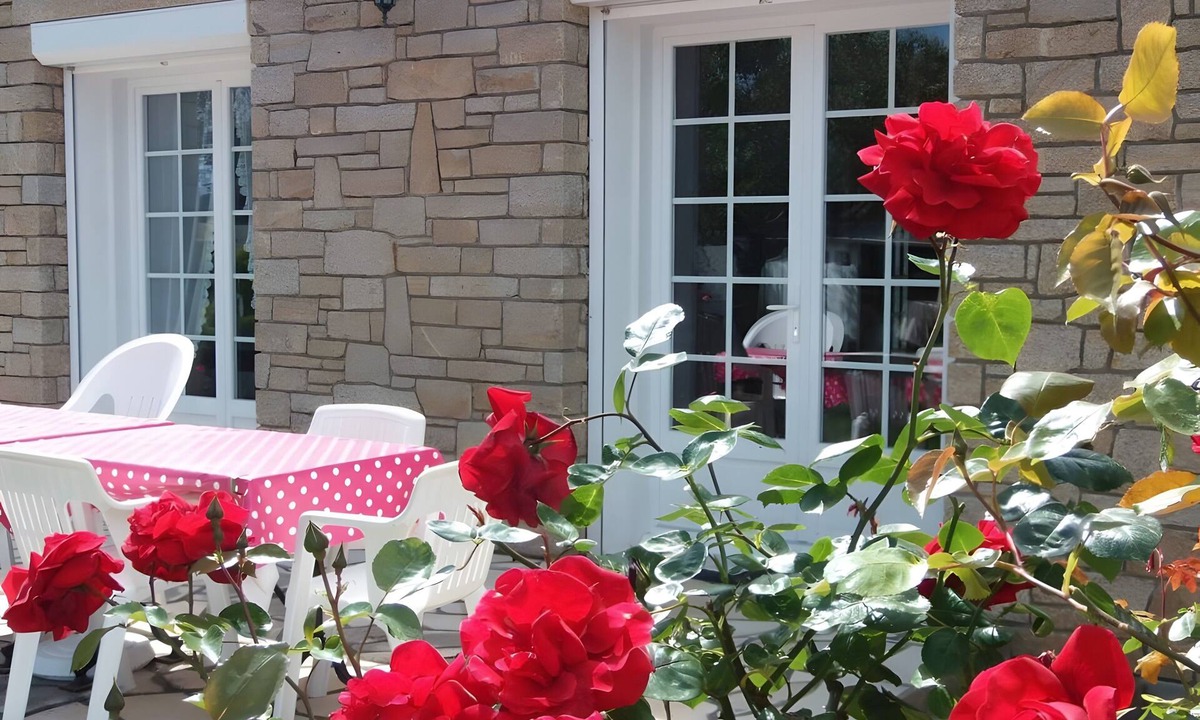Piriac-sur-Mer Bed & Breakfast | La Marée Hôtes Guesthouse – Poolside Retreat