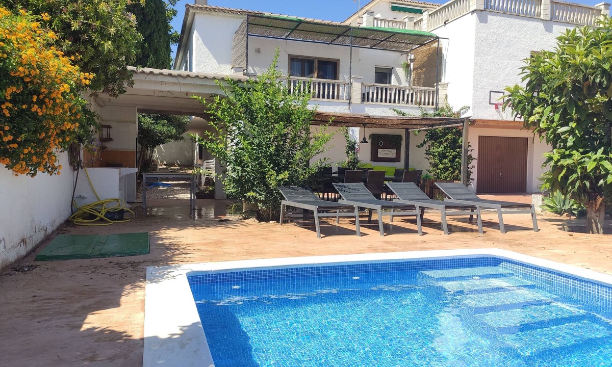 Roda de Bara House | La Mare Bella con Piscina, Wifi, BBQ a 8 min de la Playa en Coche