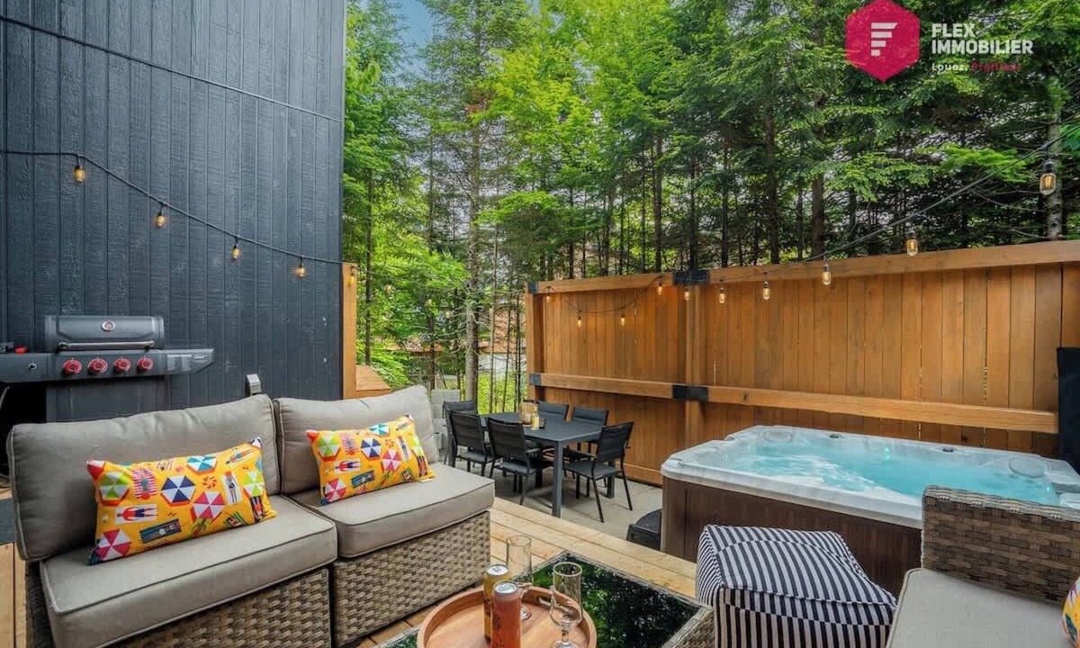 Pont-Rouge House | La Marie-Clémentine de Portneuf – Private spa Pool