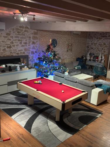 Mars-sur-Allier House | LA MEUTE