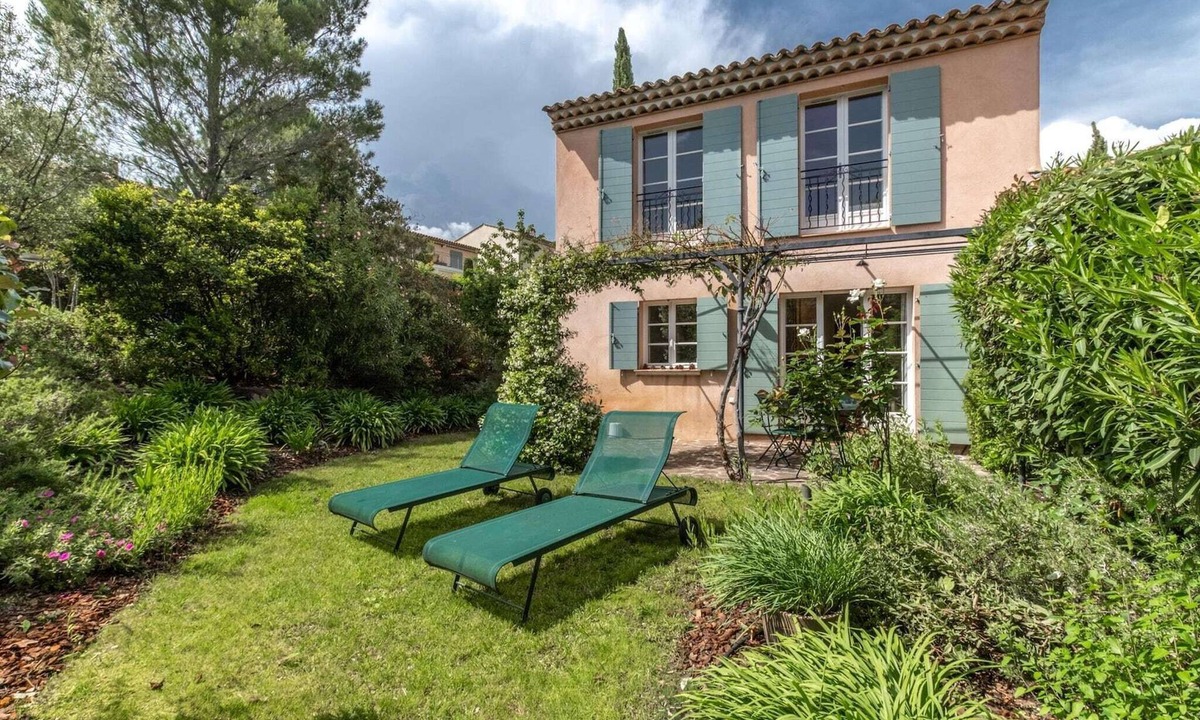 La Motte House | La Motte Resort near Beach