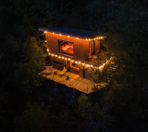 Chamelet Bed & Breakfast | La Muzetiere Cabane du crêt