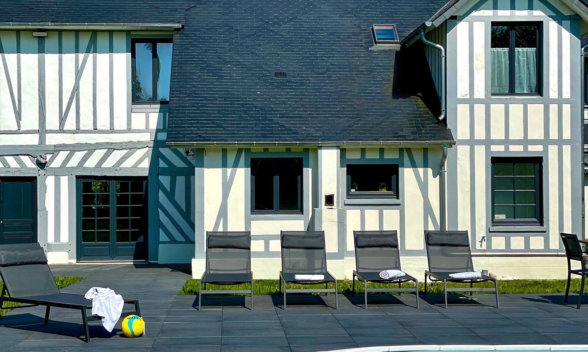 Saint-Symphorien House | La Normande -Heated pool - 10 min Pont Audemer - 10 People