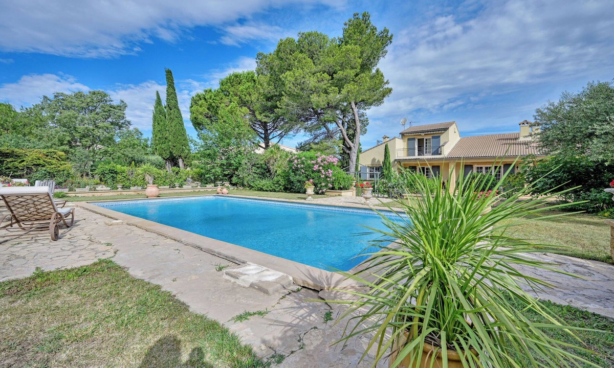 Saint-Saturnin-les-Avignon Villa | La Parenthèse Provençale – House with Pool, A/C, WIFI