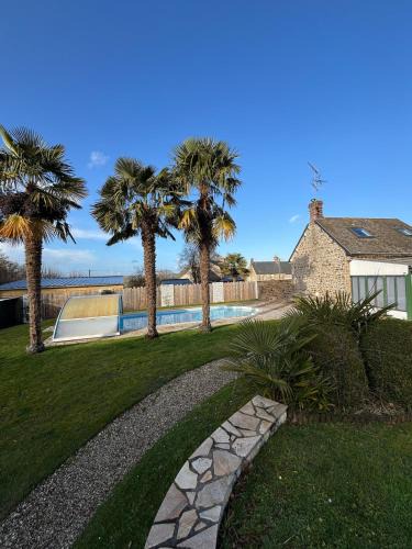 Ducey House | La p'tite maison de cerisel avec piscine privée