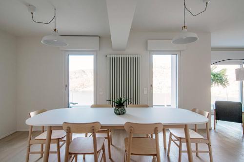 Montagnola Apartment | La Palma 2 by Quokka 360 - Spacious Lake View Apartment