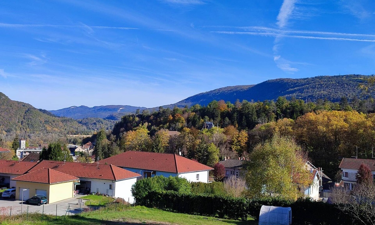 Dortan House | "La Parenthèse" between Lakes and Mountains