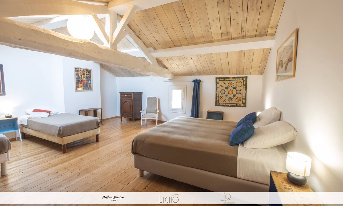 Saint-Laurent-du-Plan House | La Part des Anges: a large bed and breakfast with character