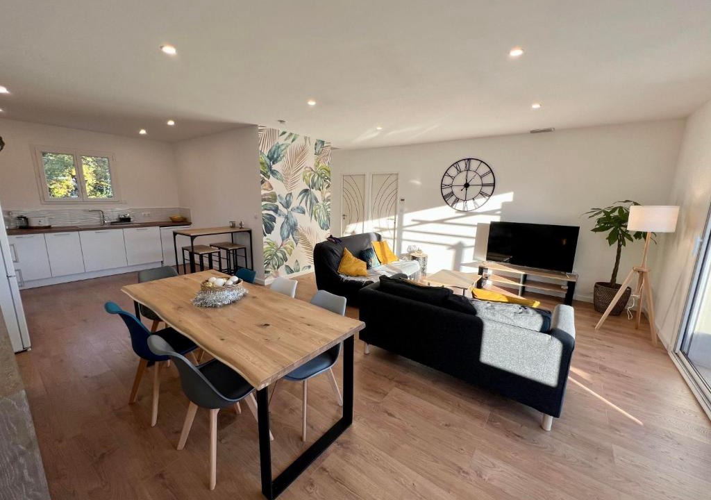 Saint-Clement-de-Riviere Apartment | la Pascaline
