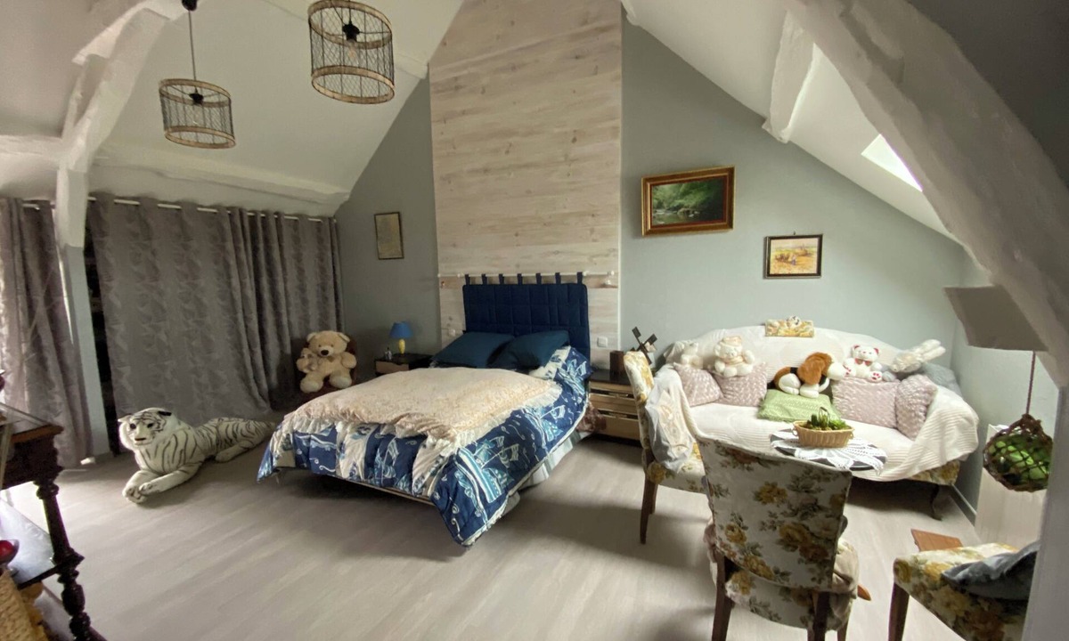 Sainte-Maure-de-Touraine Bed & Breakfast | La Patriaie Chez Jacky et Maryse large, cosy room, private bathroom