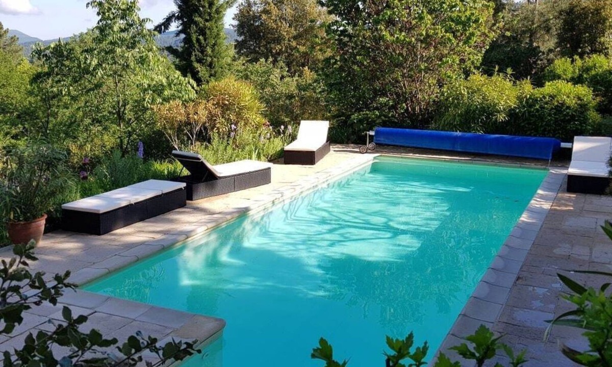 Aujac House | La Patouille Comfortable holiday residence