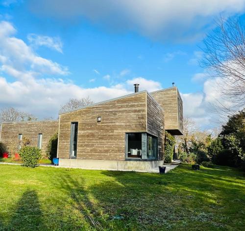 Ambon Bed & Breakfast | LA PATTE D'OURS 2