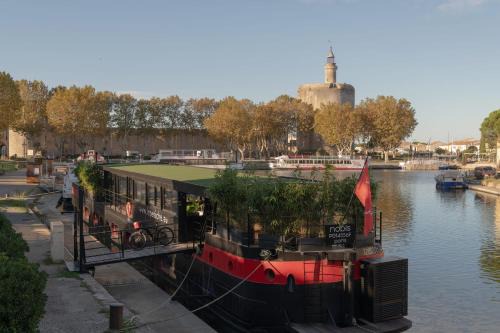 Aigues-Mortes Bed & Breakfast | LA PENICHE - Bed And Bicycle - Aigues Mortes
