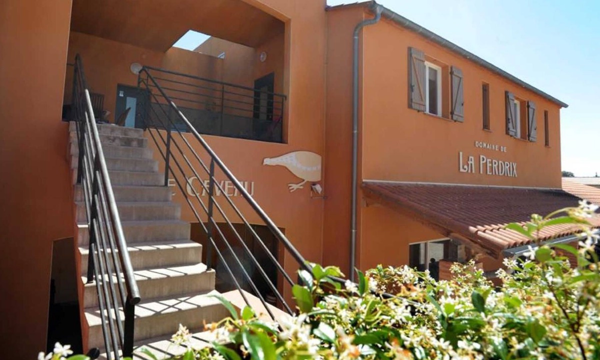 Trouillas House | La Perdrix - TROUILLAS